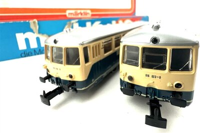 Mrklin 3028 + 4028 H0 Akku-Triebwagen BR 515 Ep.III der DB
