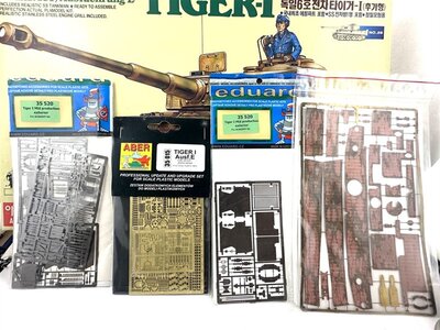 Academy TA961 Tiger 1 mit viel Eduard Zubehr 1:35