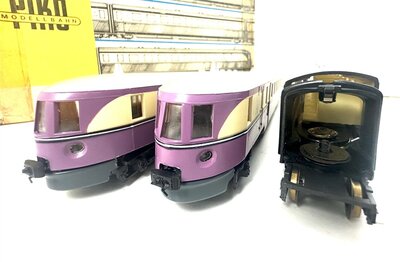 Piko H0 Dieseltriebzug SVT 137 3-teilig Violett der DR