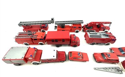 Wiking H0 Konvolut Feuerwehrfahrzeuge 12 Stck