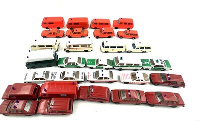 Herpa Einsatzfahrzeuge Feuerwehr und Polizei 29 Stck