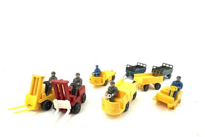 Wiking Gepckwagen mit Gabelstapler