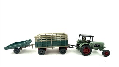 Wiking H0 Deutz Traktor mit 2 Anhängern