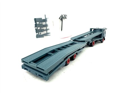 Herpa MB Autotransporter in blau 1:87