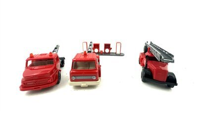 Wiking H0 Feuerwehr Abschleppwagen Leiterwagen mit Tankstelle