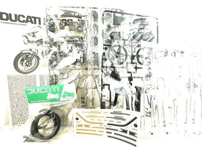 Tamiya 1425 Motorrad Ducati 900SS Bausatz 1:12
