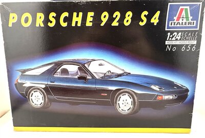 Italeri 656 Porsche 928 S4 als Bausatz 1:24