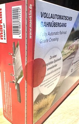 Mrklin 74924 Vollautomatischer Bahnbergang fr C-Gleis