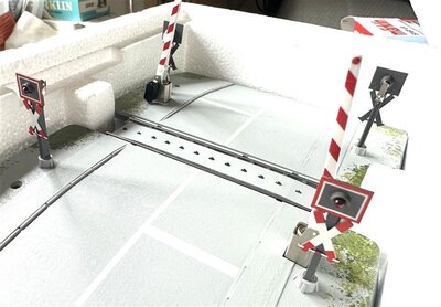 M�rklin 74924 Vollautomatischer Bahn�bergang f�r C-Gleis