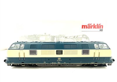 M�rklin 37824 H0 Diesellok BR 221 Ep.IV der DB mfx+ Sound