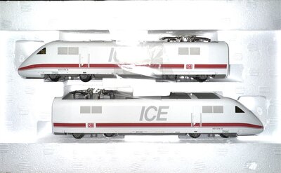 Fleischmann 4450 H0 ICE Triebzug BR 401 2-teilig der DB