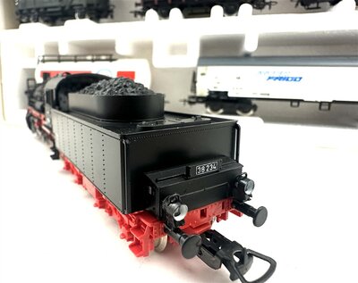 Piko 5/0752/000 H0 Zugset mit Dampflok BR 38 der DR