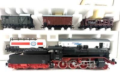 Piko 5/0752/000 H0 Zugset mit Dampflok BR 38 der DR