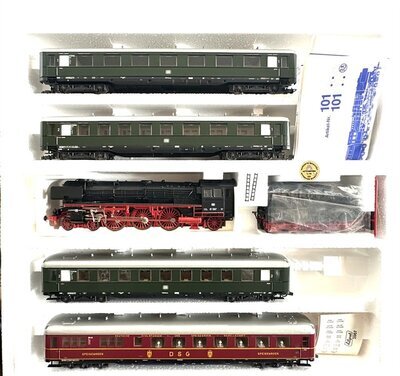 Liliput 901 H0 Zugpackung mit Dampflok BR 01 der DB