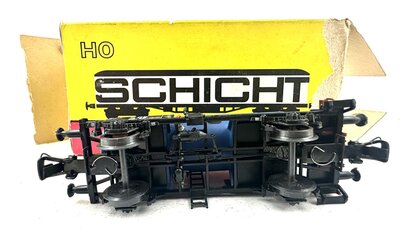 Schicht 426/110 H0 Buna Kesselwagen der DR