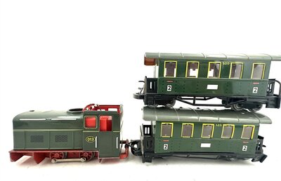 Biller Bahn Lok mit 2 Personenwagen Spur 0e