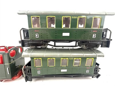 Biller Bahn Lok mit 2 Personenwagen Spur 0e