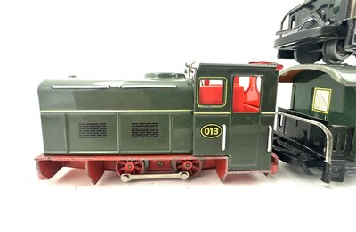 Biller Bahn Lok mit 2 Personenwagen Spur 0e