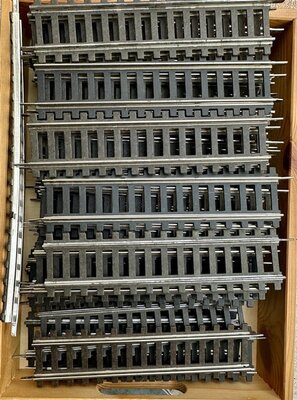 Fleischmann Gleise gerade mit Pappschwellen 55 St�ck Spur 0