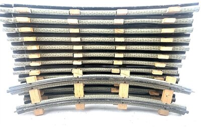 Biller Bahn 14 Gleise gebogen mit Holzschwellen Spur 0e