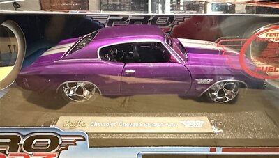 Maisto Chevrolet Chevelle SS 454 1971 Purple 1:18