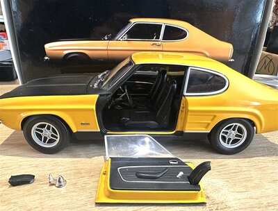 Minichamps Modellauto Ford Capri 2600 RS gelb 1970 1:18