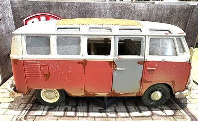 Maisto VW Bus Samba Old Friends 1:25