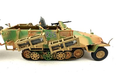 Tamyia 2 Halbkettenfahrzeuge lackiert / patiniert 1:35