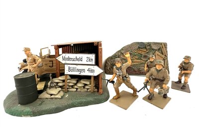 Tamiya K�belwagen mit Soldaten lackiert Weltkrieg II 1:35