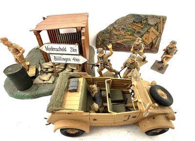 Tamiya K�belwagen mit Soldaten lackiert Weltkrieg II 1:35