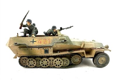 Tamiya Stuka Sd.Kfz 251/1 lackiert Weltkrieg II 1:35