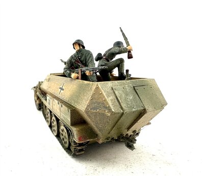 Tamiya Stuka Sd.Kfz 251/1 lackiert Weltkrieg II 1:35