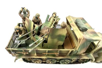Tamiya Halbkettenfahrzeug Sd.Kfz. 7/1 mit Flakvierling Weltkrieg II 1:35
