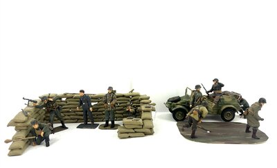 K�belwagen mit 9 Soldaten Weltkrieg II 1:35