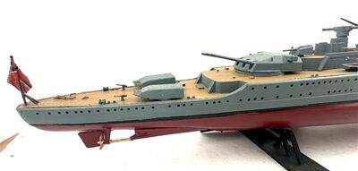 L�TZOW Schlachtschiff Bausatz Weltkrieg II