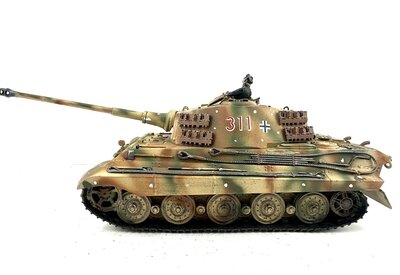 Tamiya Panzer K�nigstiger mit Figur 1:35