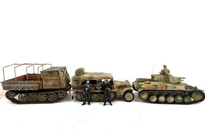 Tamiya Panzerkampfwagen Sd.Kfz.121 + weitere Fahrzeuge 1:35