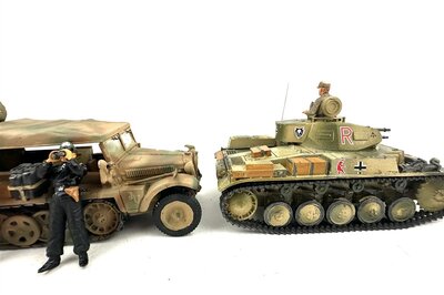 Tamiya Panzerkampfwagen Sd.Kfz.121 + weitere Fahrzeuge 1:35
