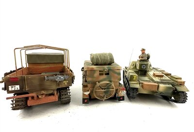 Tamiya Panzerkampfwagen Sd.Kfz.121 + weitere Fahrzeuge 1:35