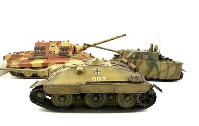 Tiger und weitere Panzer 3 St�ck Weltkrieg II 1:35