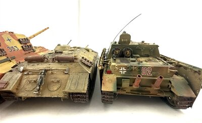 Tiger und weitere Panzer 3 St�ck Weltkrieg II 1:35