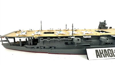 Hasegawa Flugzeugtr�ger AKAGI lackiert 1:700