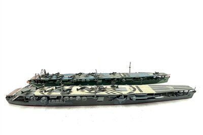 Hasegawa 2 Flugzeugtr�ger Zuiho / Syoho lackiert 1:700