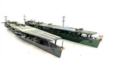 Hasegawa 2 Flugzeugtr�ger Zuiho / Syoho lackiert 1:700