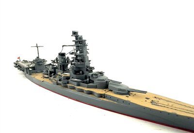 Hasegawa Kriegsschiff ISE lackiert 1:700