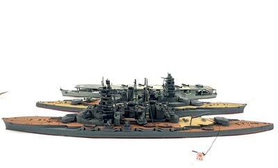 Hasegawa Kriegsschiffe + Flugzeugtr�ger lackiert 1:700