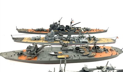 Hasegawa 4 Kriegsschiffe & ein U-Boot lackiert 1:700