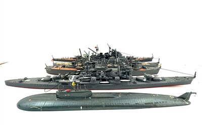 Hasegawa 4 Kriegsschiffe & ein U-Boot lackiert 1:700