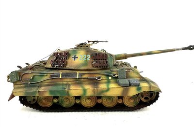 Tamiya Panzer Tiger K�nigstiger mit Figur 1:35