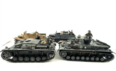 Panzer & Halbkettenfahrzeuge 4 St�ck Weltkrieg II 1:35